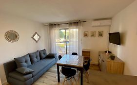 Studio En Bord De Marina